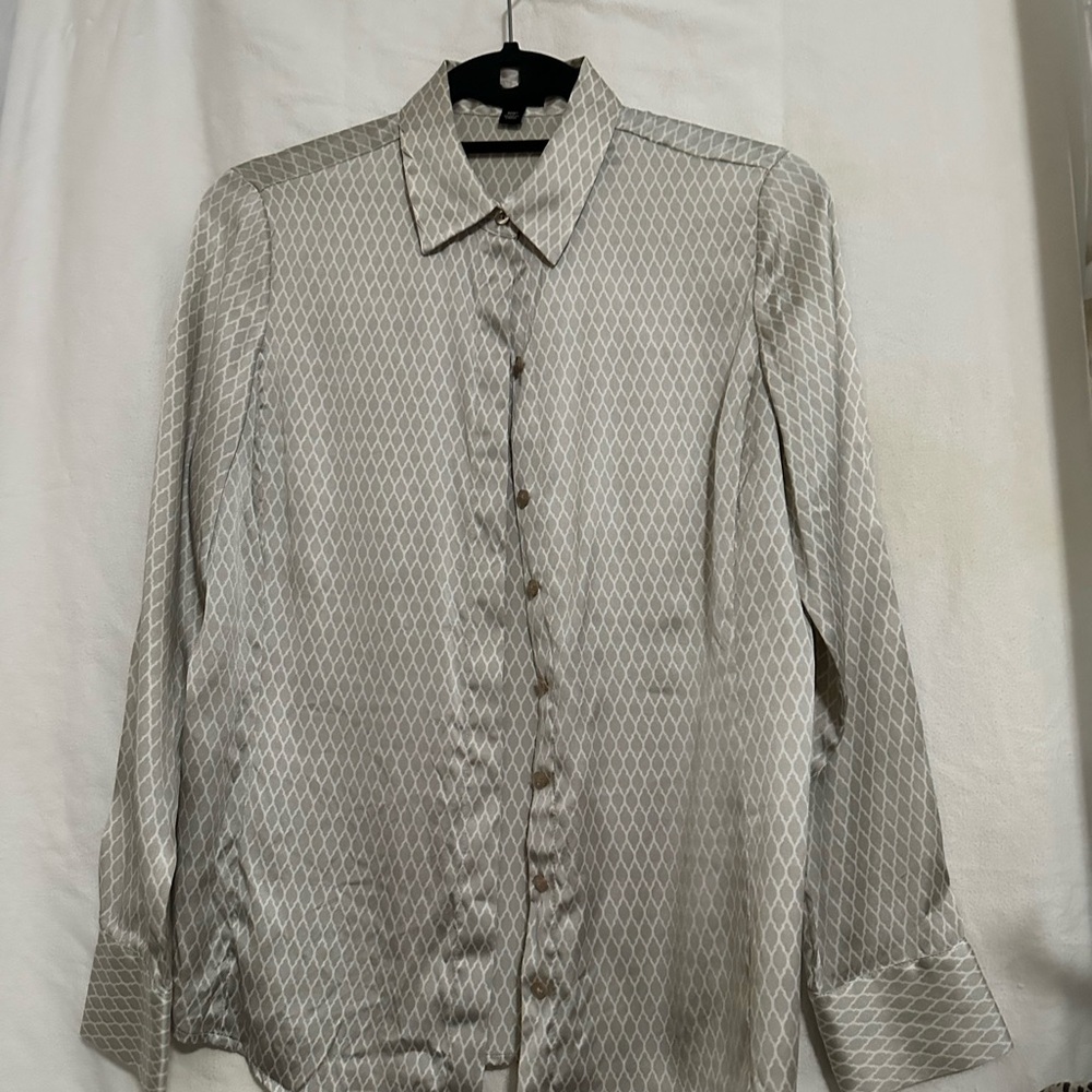 Ann Taylor Women's silk Gray Diamond Blouse